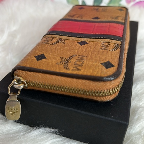 💯Authentic MCM long Wallet 🍀 - Picture 8 of 13